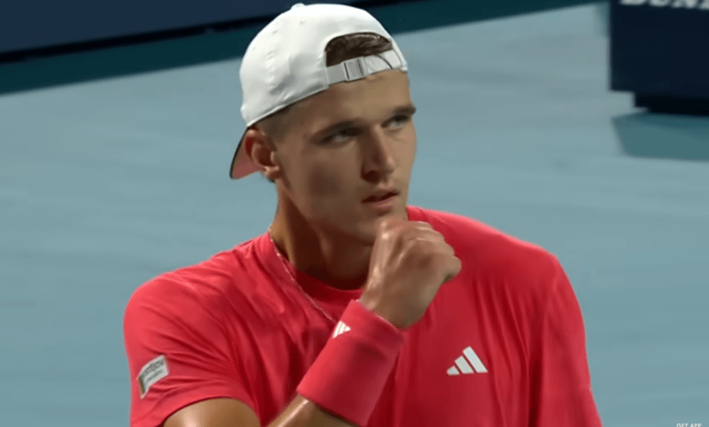 Jakub Mensik Set for Auckland Return After Breakthrough Year