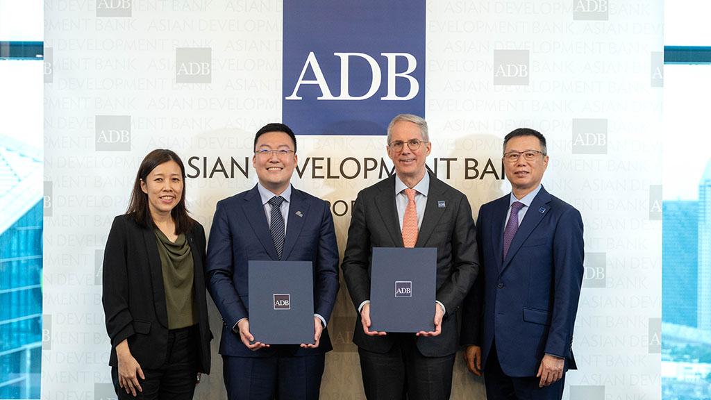 ADB and Singapore EMA officials at the renewed partnership event for cross-border clean energy cooperation in Southeast Asia.